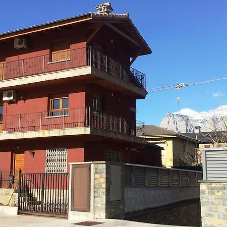 Apartamento Avenida Ainsa Luaran gambar